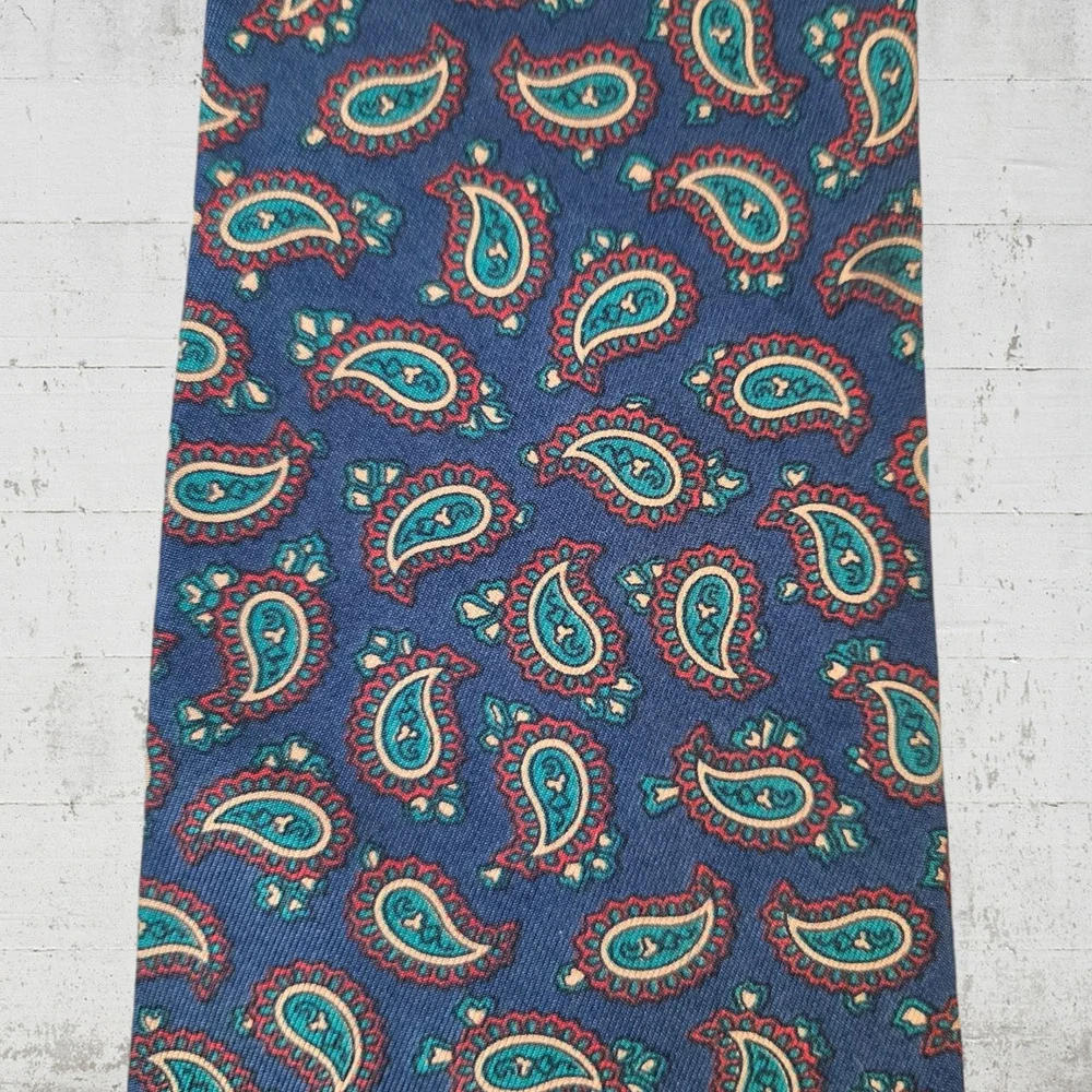 80s Vintage Navy Green Paisley London Mallory and Church Neck Tie 3.75 x 59